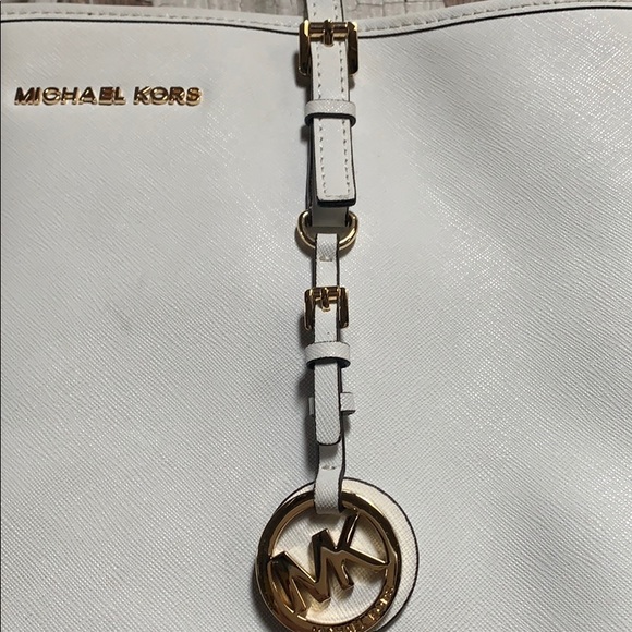 Michael Kors Jet Set Travel Tote - Picture 3 of 8